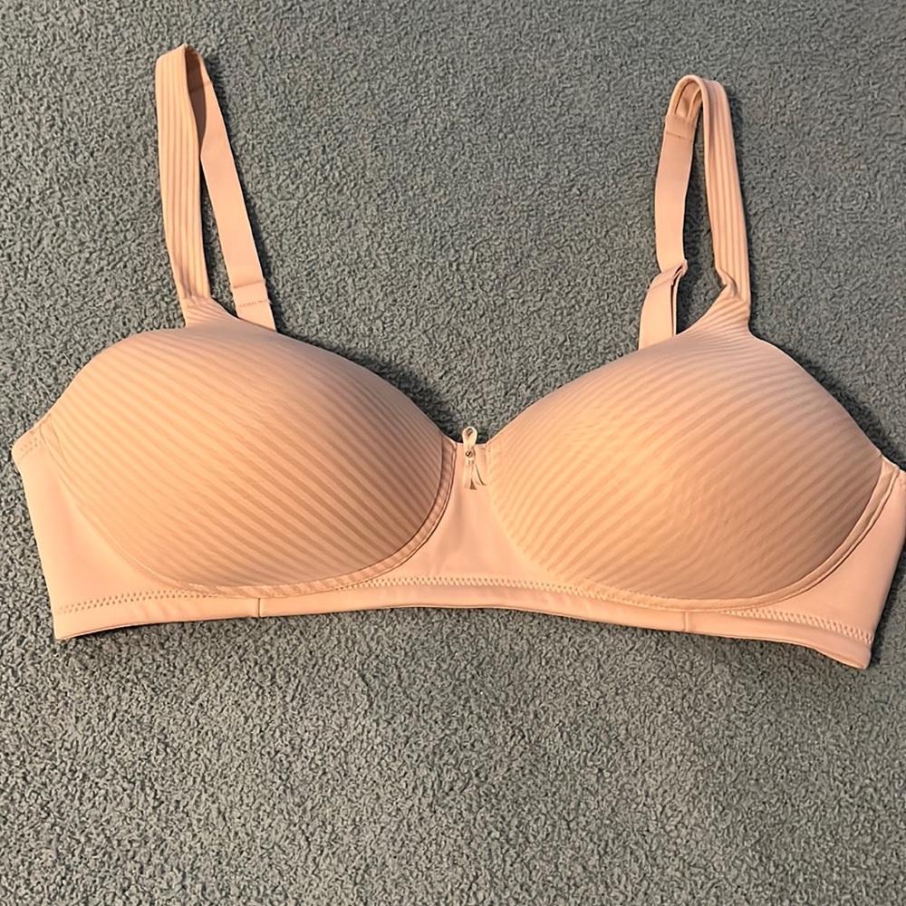 NWOT Vanity Fair Tan Bra